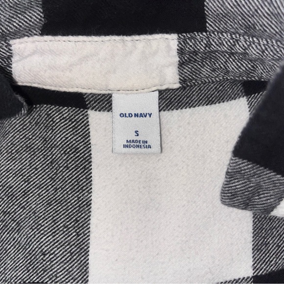 Old Navy Black and White Womens Flannel - Picture 4 of 4